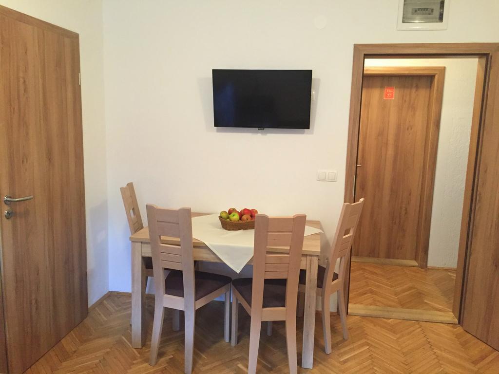 Apartmaji In Sobe Tina 克拉尼斯卡戈拉 外观 照片